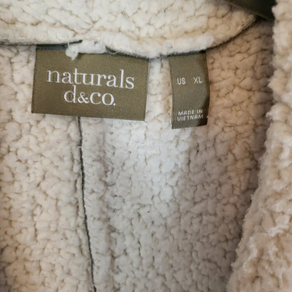 d&co Naturals Faux Suede to Sherpa Reversible Vest Size XL Olive FLAW - Picture 4 of 7